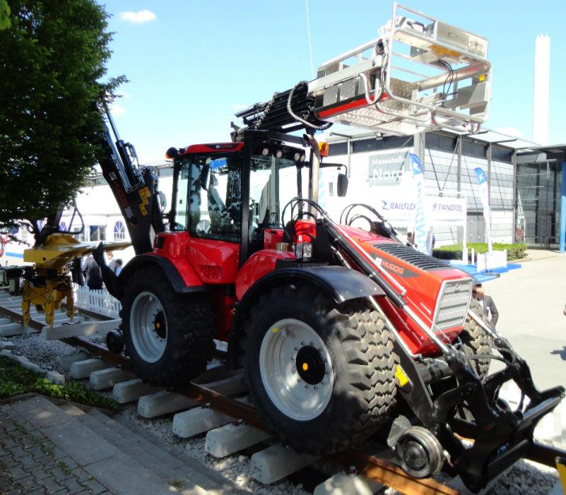 Mobil Demiryolu İş Makineleri